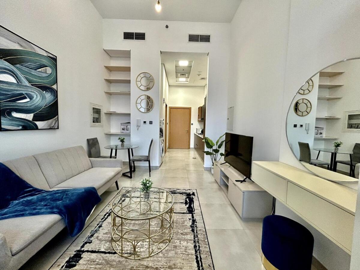 Homes2retreat - Stylish Gym & Pool, Jvc Apartment *